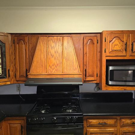 Appartement Unit 2 At Oilgate At Oakdale à Akron Extérieur photo