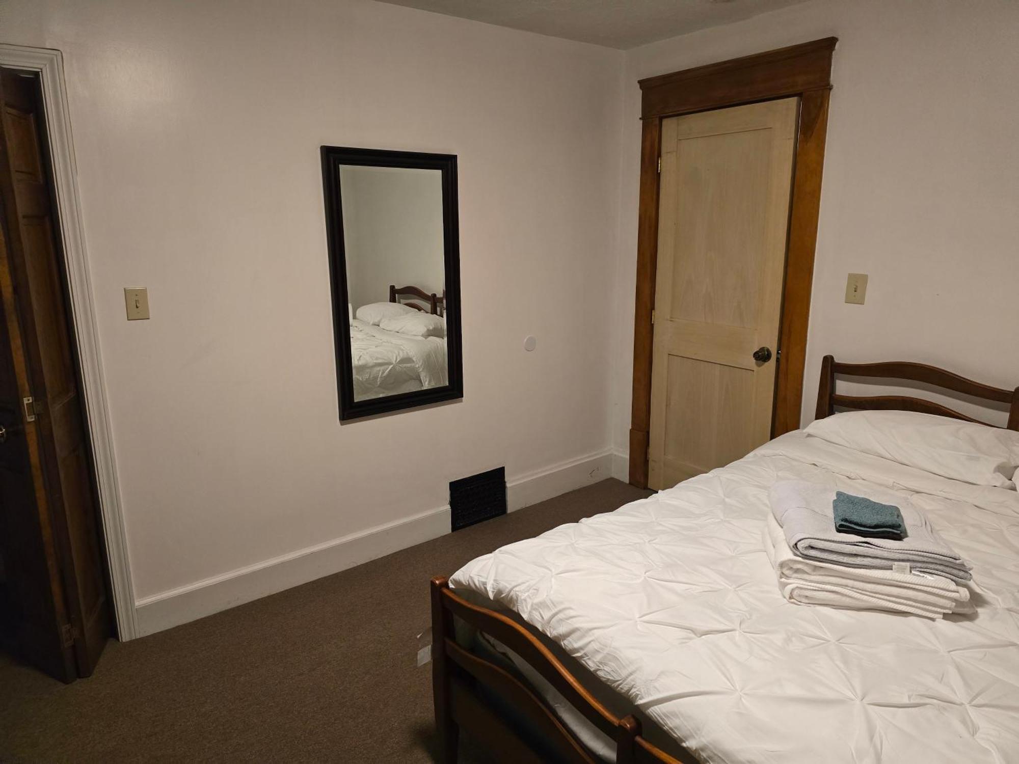 Appartement Unit 2 At Oilgate At Oakdale à Akron Extérieur photo